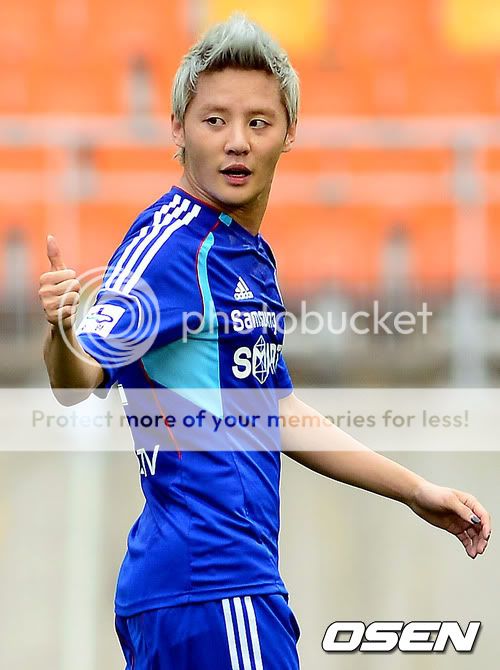 FOTOS "FC Men" - Junsu (27/06/2012) 201206271815778608_1