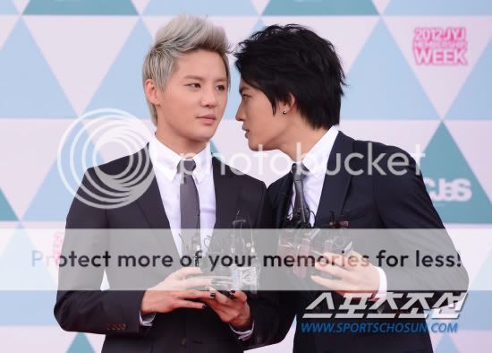 FOTOS "JYJ Membership Week" - JaeSu en Conferencia de Prensa (28/06/2012) parte 3 2012062801002299100172031