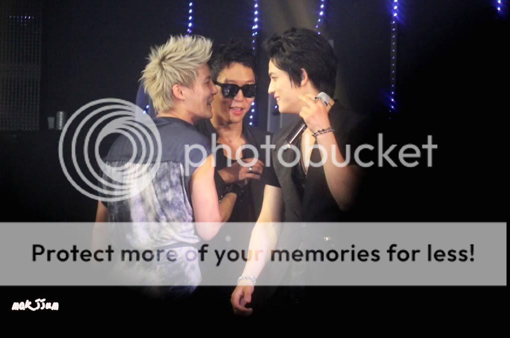 FOTOS "JYJ Membership Week" - Fanmeeting con Fans coreanas (01/07/2012) parte 3 Jyj1