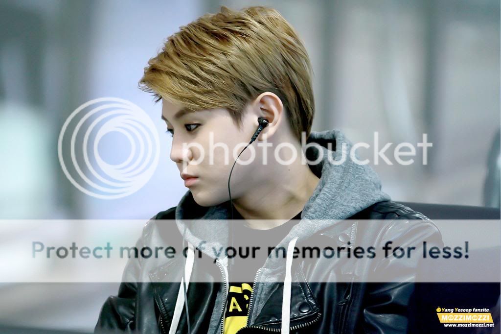 [PICS] [02.12.12] Yoseob @ Gimpo Airport  121202EAB3B5ED95AD3