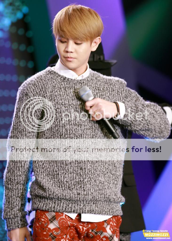 [PICS][03.12.12] Yoseob @ 2012 Korea K-League Awards 121203EC9A94EC84AD17