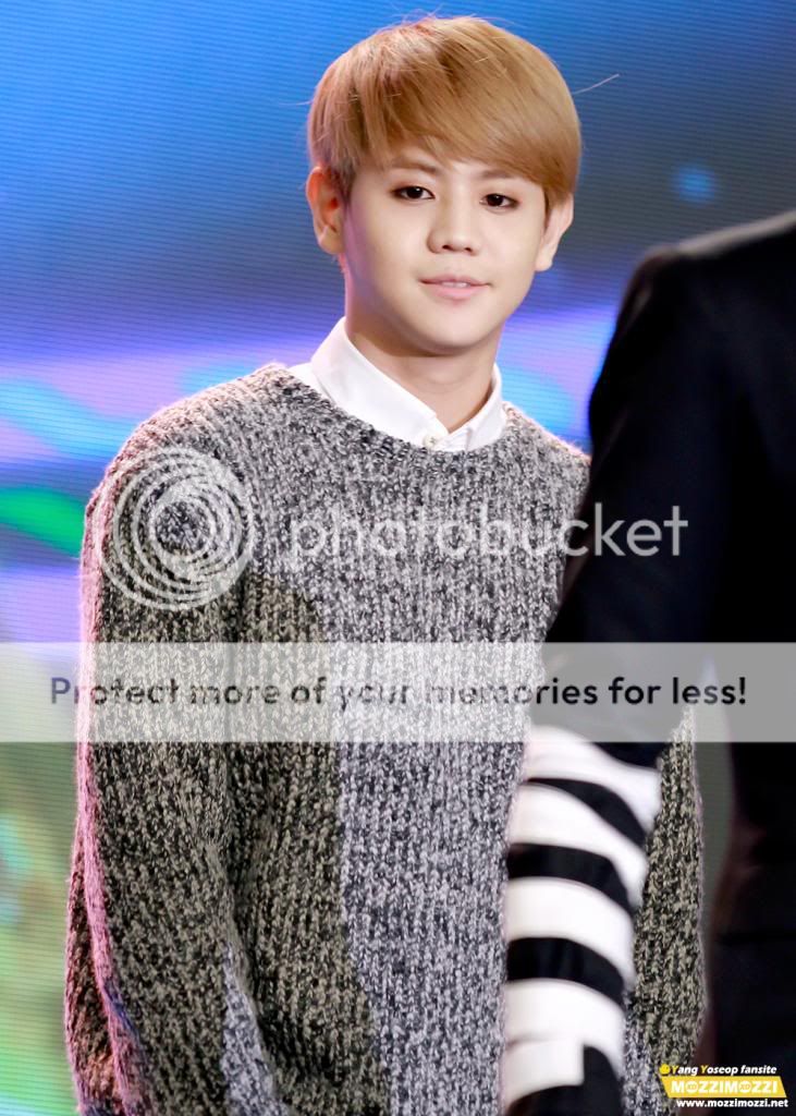 [PICS][03.12.12] Yoseob @ 2012 Korea K-League Awards 121203EC9A94EC84AD18