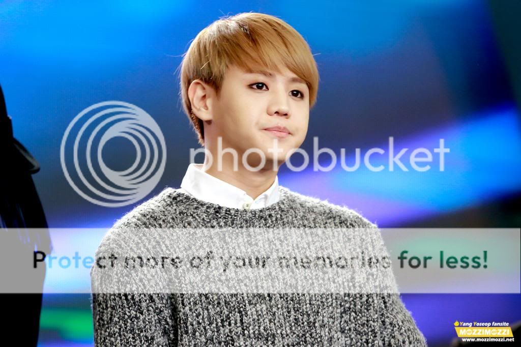 [PICS][03.12.12] Yoseob @ 2012 Korea K-League Awards 121203EC9A94EC84AD4