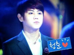 [PICS][26.09.12] Yoseob @ Party Kim Show Tumblr_maymh02R1I1r8h1ifo1_250