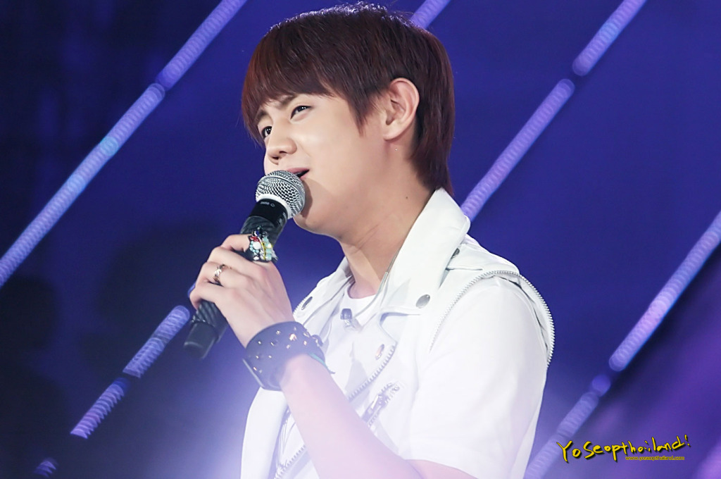 [PICS] [04.10.12] Yoseob @ Mnet Thailand Tumblr_mbgm568OtV1r8h1ifo1_1280