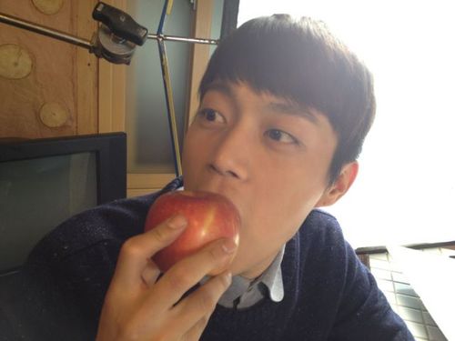 [Twitter] [05.11.12] Jung Yong Ki  Update : BEAST Doojoon Tumblr_md1m54dcqH1rn86lwo1_500