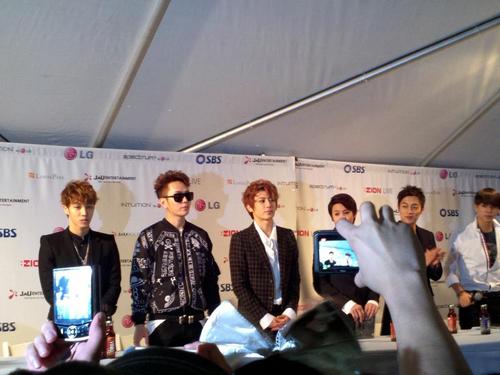 [PICS] [10.11.12] BEAST @ SBS Kpop Super Concert Fanmeeting Tumblr_mdarrkeQaa1qm6t5s