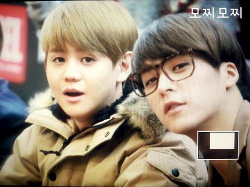 [PICS+GIFS] [27.11.12] Yoseob @ Diesel Fan Signing  Tumblr_me54zuW6Dd1qhplbfo1_500