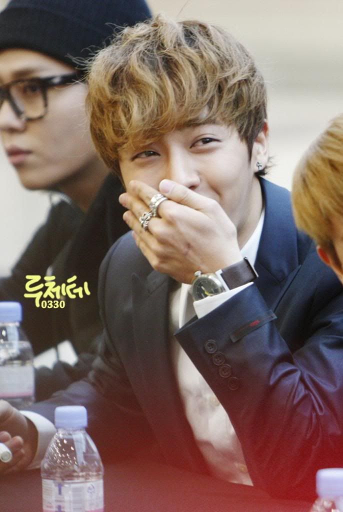 [PICS][27.11.12] Kikwang @ @ Diesel Fan Signing  Tumblr_me571oELDb1rq0dcro2_1280