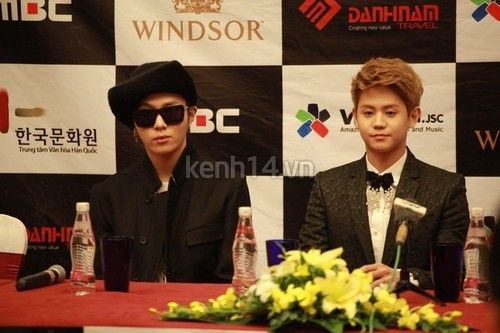 [PICS] [29.11.12] Yoseob & Junhyung @ KPOP Festival In Vietnam Tumblr_me7w91xucc1rovntuo1_500