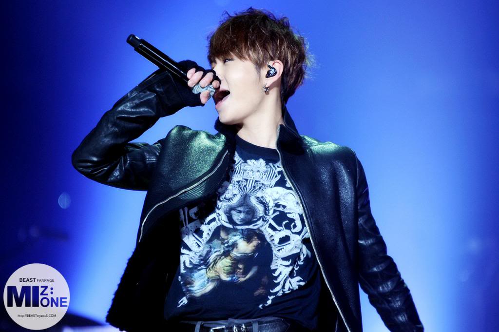 [PICS] [04.12.12] Junhyung @ At Sketchbook Yoo Heeyeol  Tumblr_mejngwtUSR1r8h1ifo1_1280