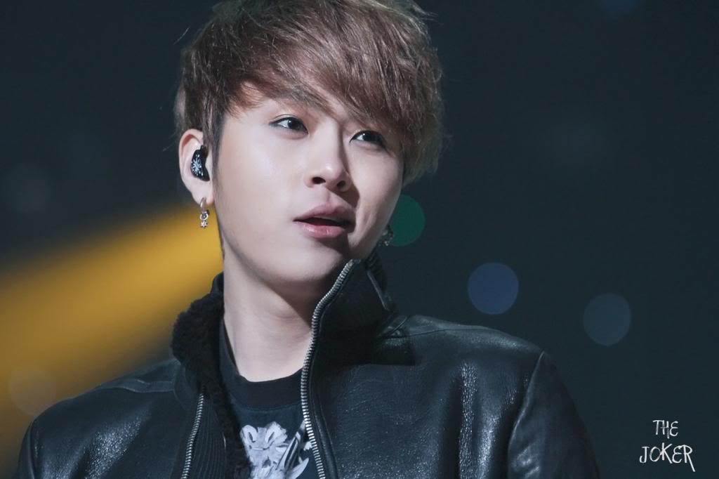 [PICS] [04.12.12] Junhyung @ At Sketchbook Yoo Heeyeol  Tumblr_mejnzf17FC1r8h1ifo1_1280