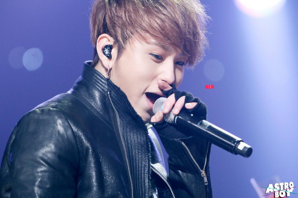 [PICS] [04.12.12] Junhyung @ At Sketchbook Yoo Heeyeol  Tumblr_mejo0txduH1r8h1ifo1_1280