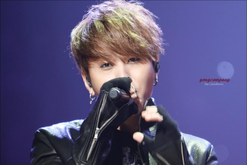 [PICS] [04.12.12] Junhyung @ At Sketchbook Yoo Heeyeol  Tumblr_mejo430OMG1r8h1ifo1_1280