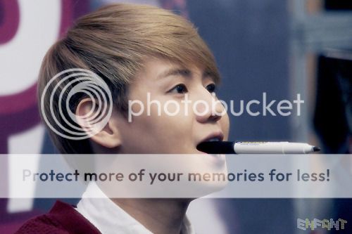 [PICS][06.12.12] Yoseob @ Shindorim Fan Signing Tumblr_mem84259OE1rq0dcro1_500