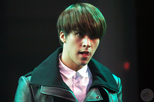 [PICS] [07.12.12] Dongwoon @ SBS New Year’s Eve Concert Tumblr_mep16h5TF61ry97tjo1_500