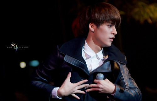 [PICS] [07.12.12] Dongwoon @ SBS New Year’s Eve Concert Tumblr_mep2oc6a4I1ry97tjo1_500