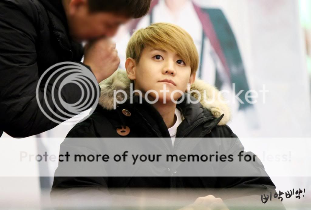 [PICS+VIDS][08.12.12] Yoseob @ Busan Lotte Department Store Fansign Tumblr_mevfk6VDSY1r8h1ifo1_1280