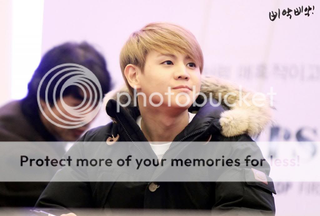 [PICS+VIDS][08.12.12] Yoseob @ Busan Lotte Department Store Fansign Tumblr_mevfkngOWc1r8h1ifo1_1280