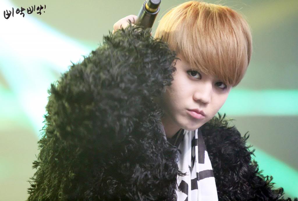 [PICS] [15.12.12] Yoseob @ Love Sharing Concert Tumblr_mf4ougvMKV1r8h1ifo1_1280_zps99cc4cef