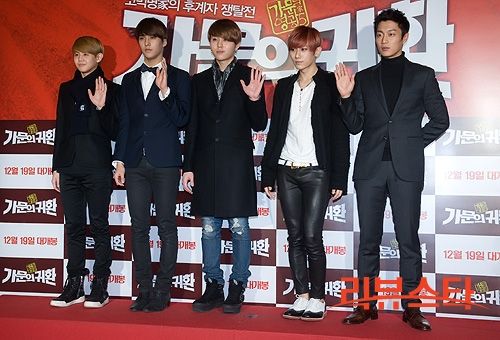 [PICS] [17.12.12] Beast @ Marrying The Mafia 5 VIP Screening  Tumblr_mf6g9i2GMr1rn86lwo3_500_zps6328e35a