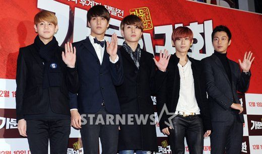 [PICS] [17.12.12] Beast @ Marrying The Mafia 5 VIP Screening  Tumblr_mf6g9i2GMr1rn86lwo7_1280_zpsc4080f89