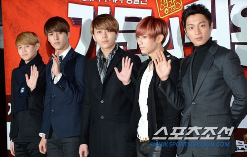 [PICS] [17.12.12] Beast @ Marrying The Mafia 5 VIP Screening  Tumblr_mf6gglwoBu1rn86lwo1_500_zps0789ced8