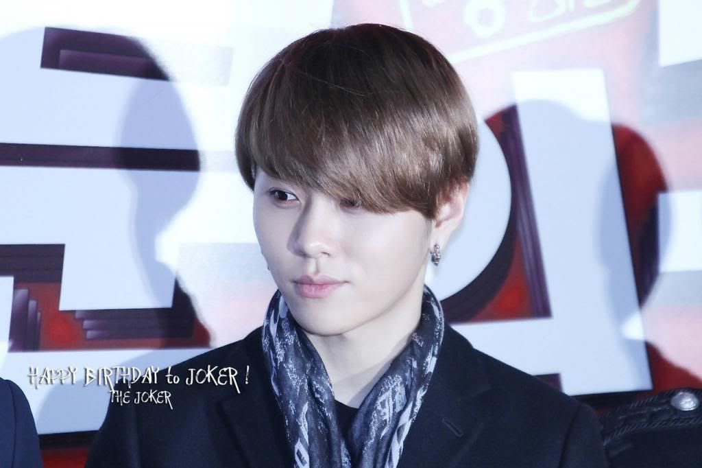 [PICS] [17.12.12] Junhyung @ Marrying The Mafia 5 VIP Screening   Tumblr_mf93l6QnaZ1rcgjgwo1_1280_zpsfff27475