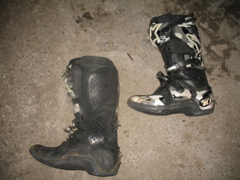 FOTOS DE BTOAS ALPINESTARS TECH10 250$ BOTASTECH10008