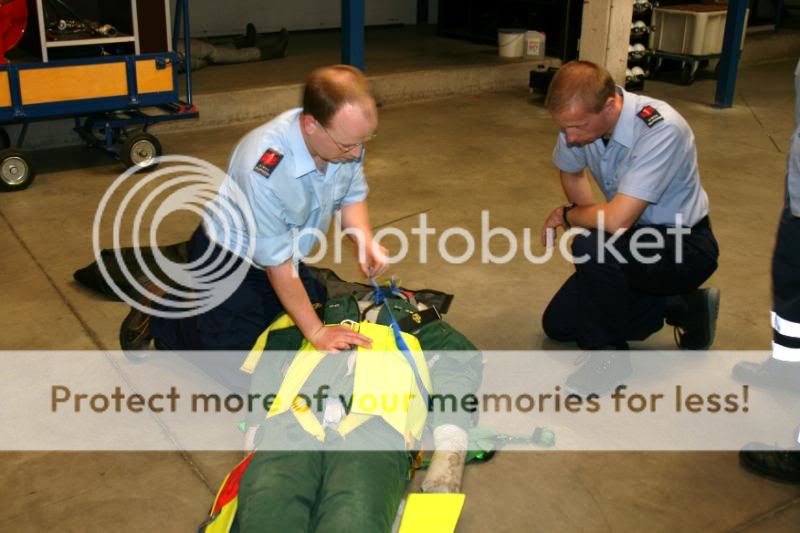 Oefening ambulancedienst Antwerpen-haven en RED-TEAM brandweer Noordzeeterminal Kaai 913 + Veel foto's IMG_6051