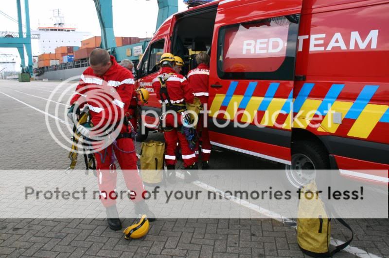 Oefening ambulancedienst Antwerpen-haven en RED-TEAM brandweer Noordzeeterminal Kaai 913 + Veel foto's IMG_6082