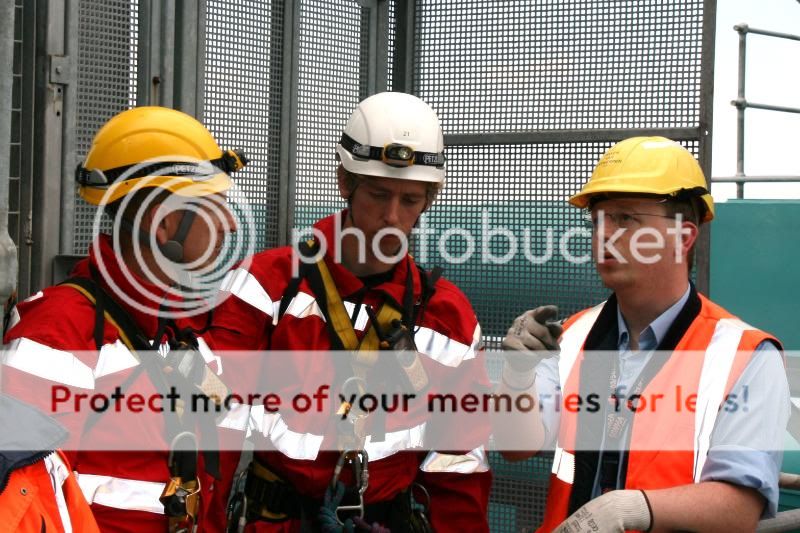 Oefening ambulancedienst Antwerpen-haven en RED-TEAM brandweer Noordzeeterminal Kaai 913 + Veel foto's IMG_6096