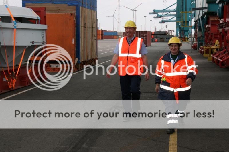 Oefening ambulancedienst Antwerpen-haven en RED-TEAM brandweer Noordzeeterminal Kaai 913 + Veel foto's IMG_6130