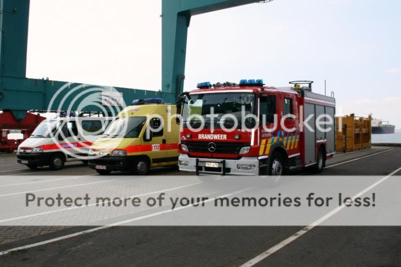 Oefening ambulancedienst Antwerpen-haven en RED-TEAM brandweer Noordzeeterminal Kaai 913 + Veel foto's IMG_6136