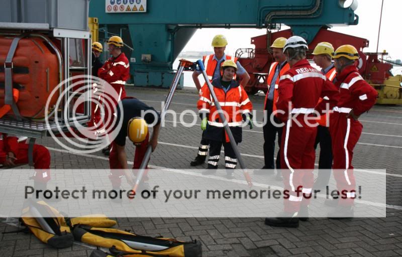 Oefening ambulancedienst Antwerpen-haven en RED-TEAM brandweer Noordzeeterminal Kaai 913 + Veel foto's IMG_6144