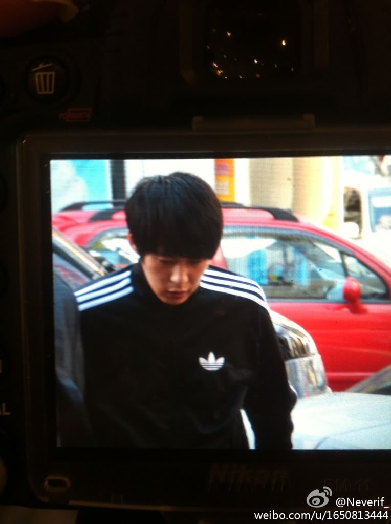 [Pics] 260412 Stalking Yuchun 2lp56r