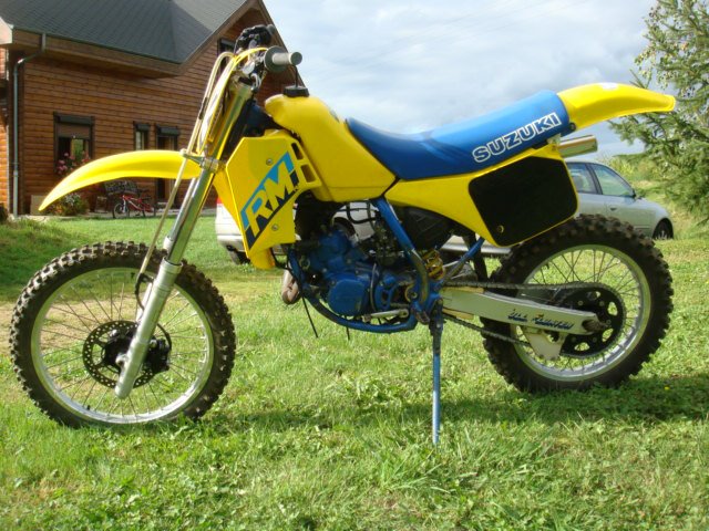 qui a une autre moto dans le garage a cote de l husky. 319593_1961551840520_4749972_n_zps77a3056e