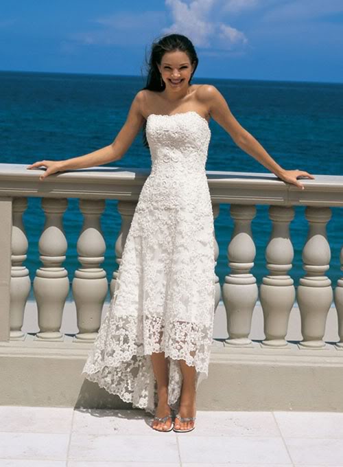 Įvertink suknelę - Page 13 Wedding_dresses_2012_beach