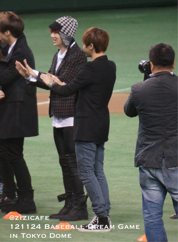 [PICS][24.11.12] BEAST @  Baseball Game at Tokyo Dome Tumblr_me1jd8repm1rq0dcro3_1280