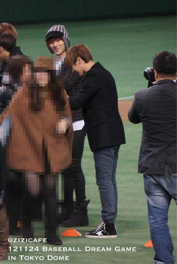 [PICS][24.11.12] BEAST @  Baseball Game at Tokyo Dome Tumblr_me1jeubaBA1rq0dcro2_1280