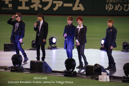[PICS][24.11.12] BEAST @  Baseball Game at Tokyo Dome Tumblr_me1jgr6ojj1rlfyjdo1_500