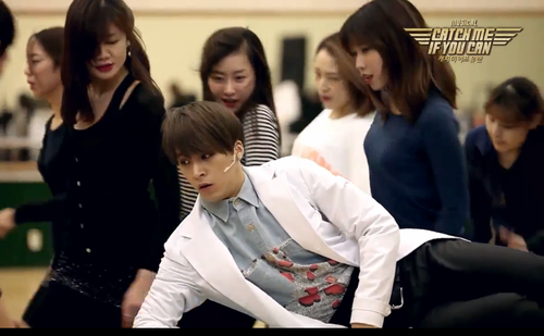 [PICS [27.11.12] Dongwoon @ Catch Me If You Can Practice Sketch Tumblr_meg8en4cb11rd44aio1_500