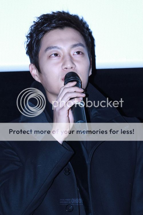 [PICS][19.12.12] Doojoon @ Stage greeting ‘Return of the family’ Tumblr_mfm58oiuFa1qhteglo1_500_zps8de30a02