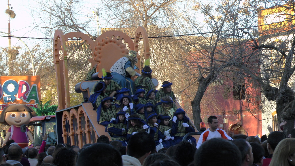 Cabalgata de los Reyes Magos de Arahal 2013 S1230126_zpsc40a3755