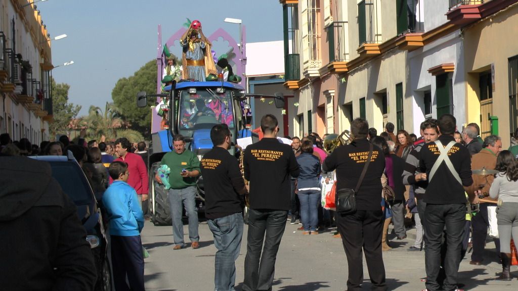 Cabalgata de Reyes Magos en los Barrios de Arahal 2013 S1230220_zpseb059d01