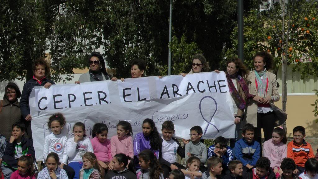 Acto del día de la Mujer organizado por la Delegación de igualdad - Arahal 2013 S1380010_zpse3b3340c