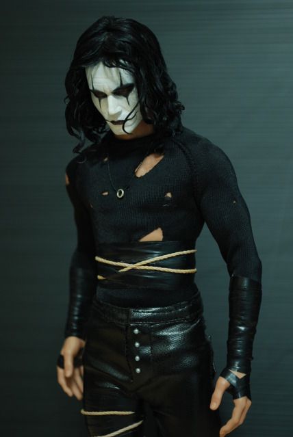 THE CROW  1:6 - by arrovve Thecrowmezzobusto