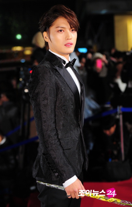 [30.11.12][Pics] Jaejoong - At 33rd Blue Dragon Film Awards 13542822911341223204