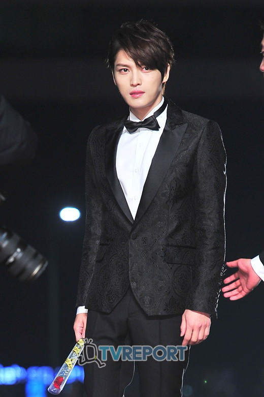 [30.11.12][Pics] Jaejoong - At 33rd Blue Dragon Film Awards 20121201135429307832315