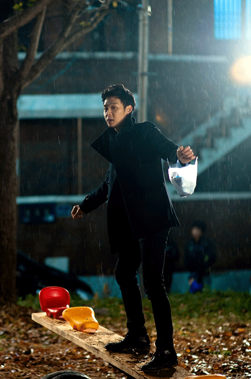 [06.12.12][Pics] Yoochun - Behind-the-Scenes of “Missing You” 20121206232349